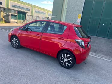 Toyota Yaris 1.5 Hybrid 5 porte Lounge automatica