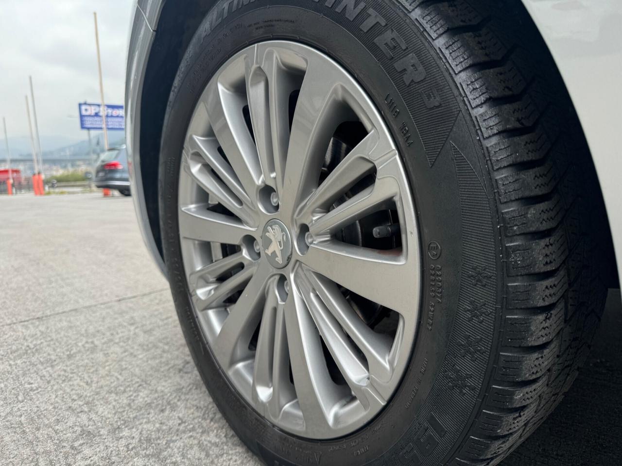 Peugeot 208 PureTech 82 5p. 2017 ok neopatentati