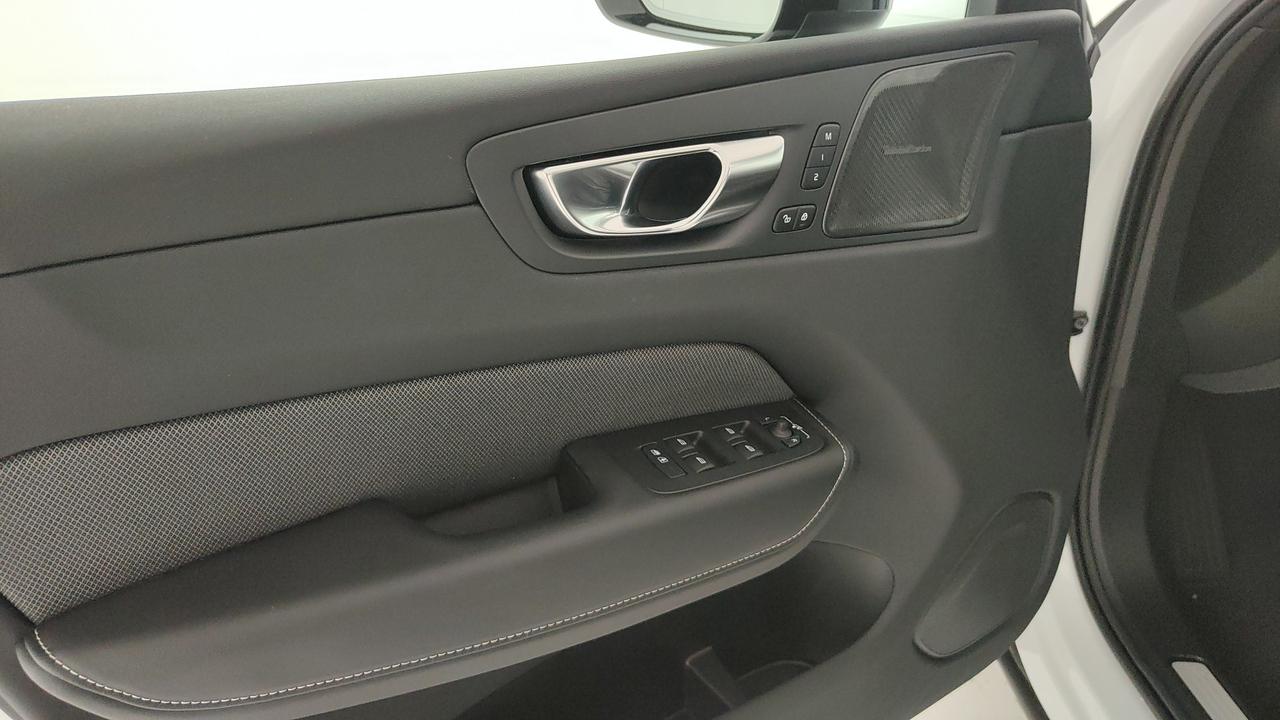 VOLVO XC60 2.0 t6 phev Ultra Dark awd auto