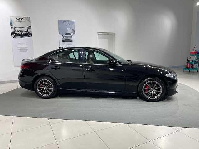 Alfa Romeo Giulia 2.0 Turbo 200 CV AT8 Super