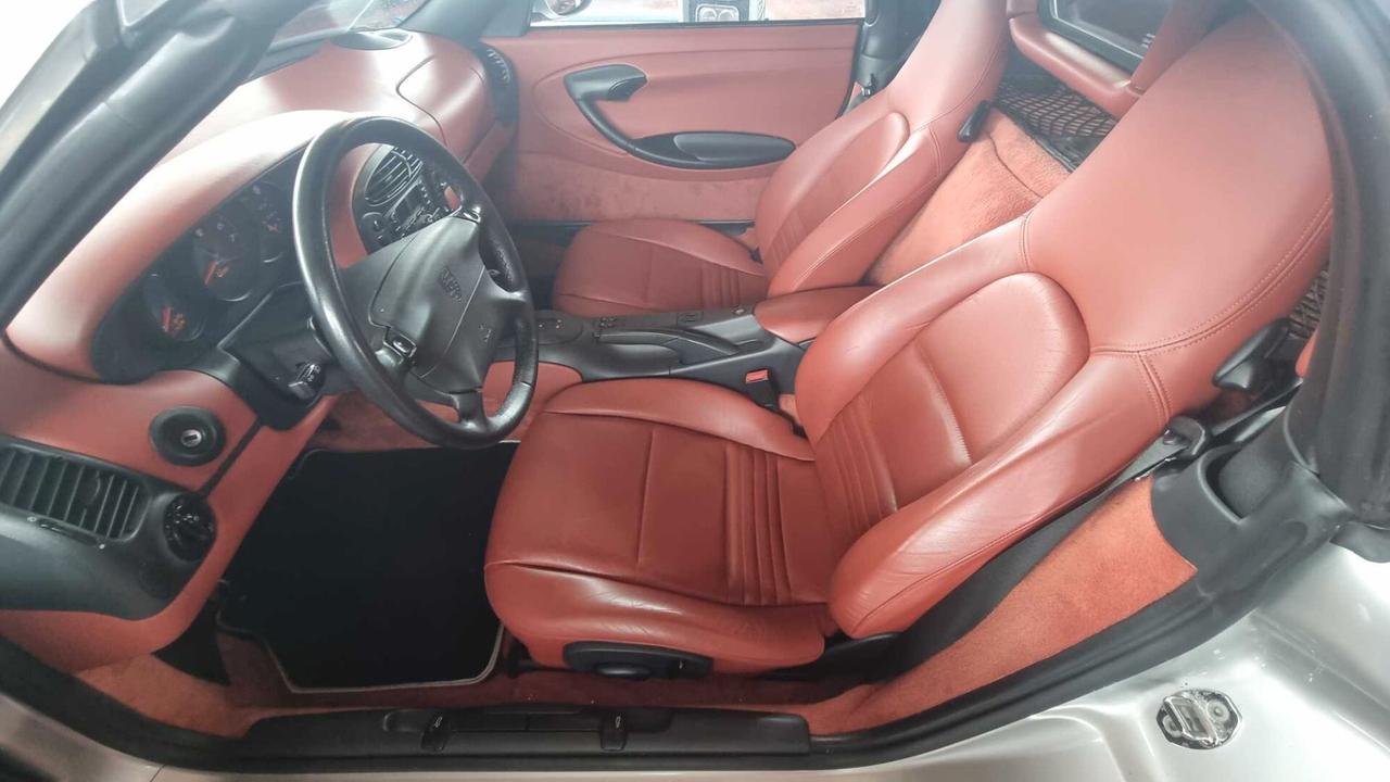 Porsche Boxster 2.5i 24V cat