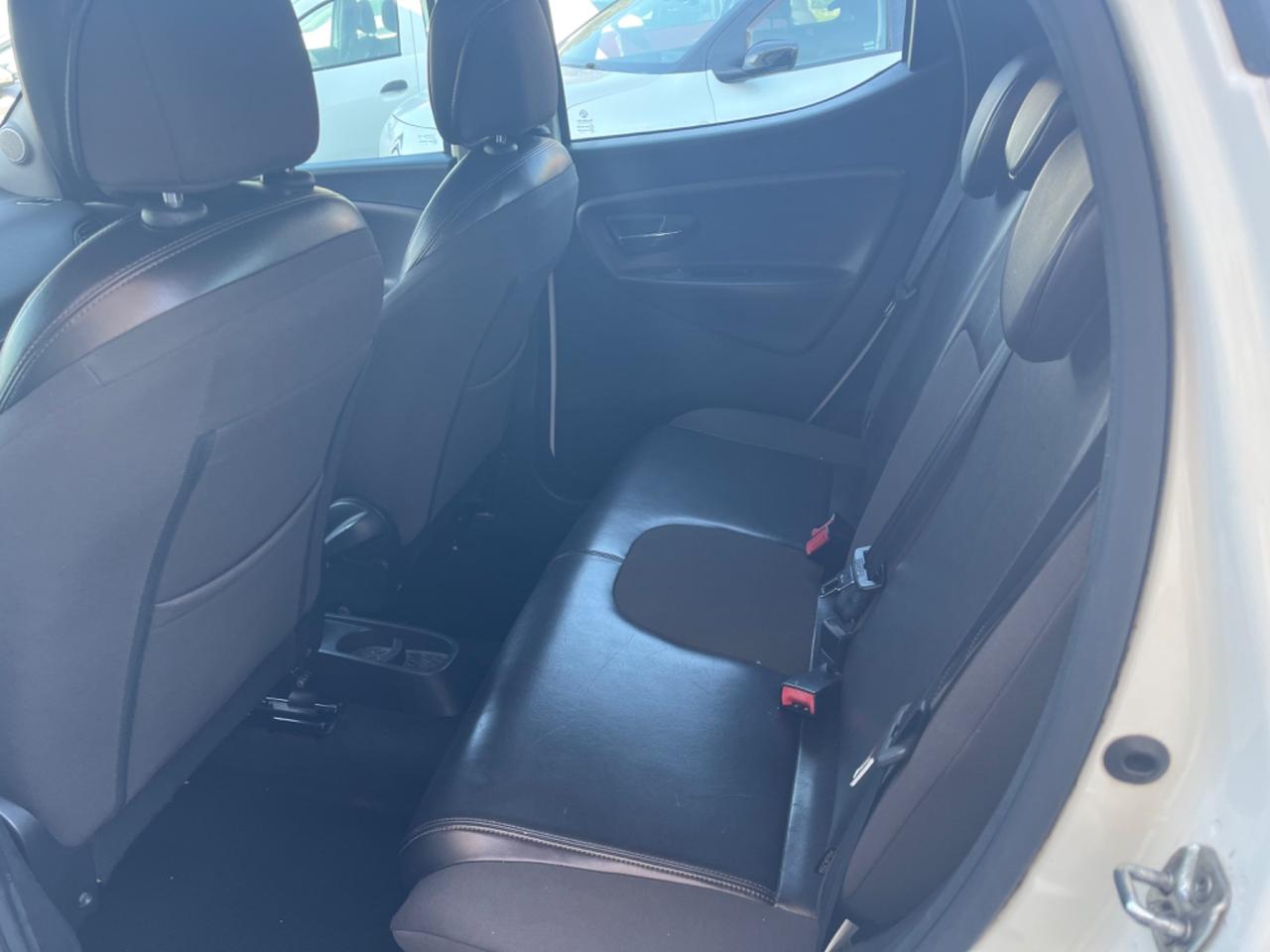 Lancia Ypsilon 1.2 69 CV 5 porte GPL ok neopatentati