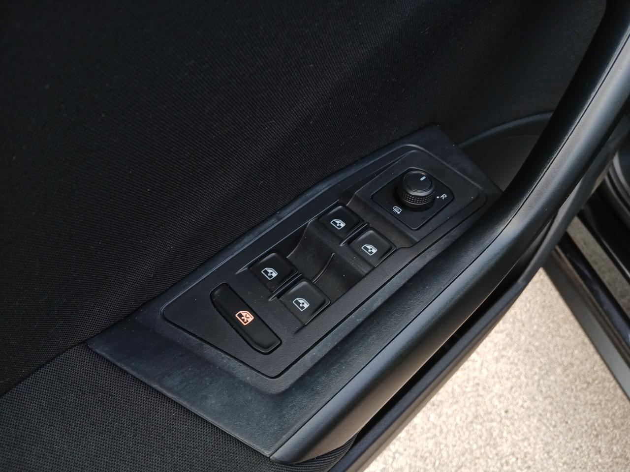 VOLKSWAGEN T-ROC 1.0 TSI 110CV LIFE 2022 BENZINA