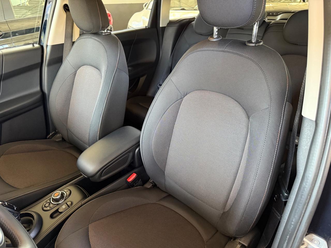 Mini Cooper Countryman 1.5 Hype CAMBIO AUTO UNICO PROP