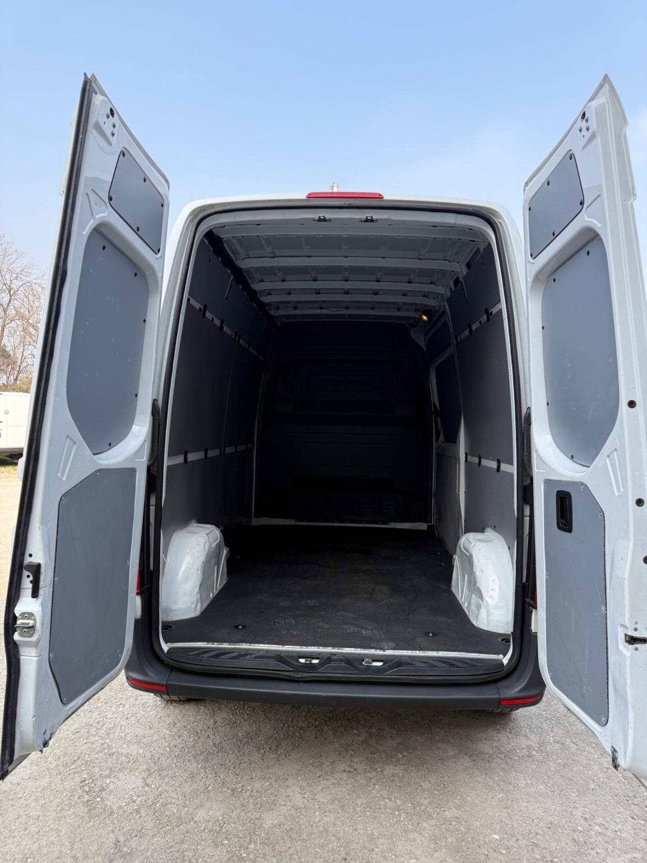 Mercedes Benz Sprinter 311 LH2