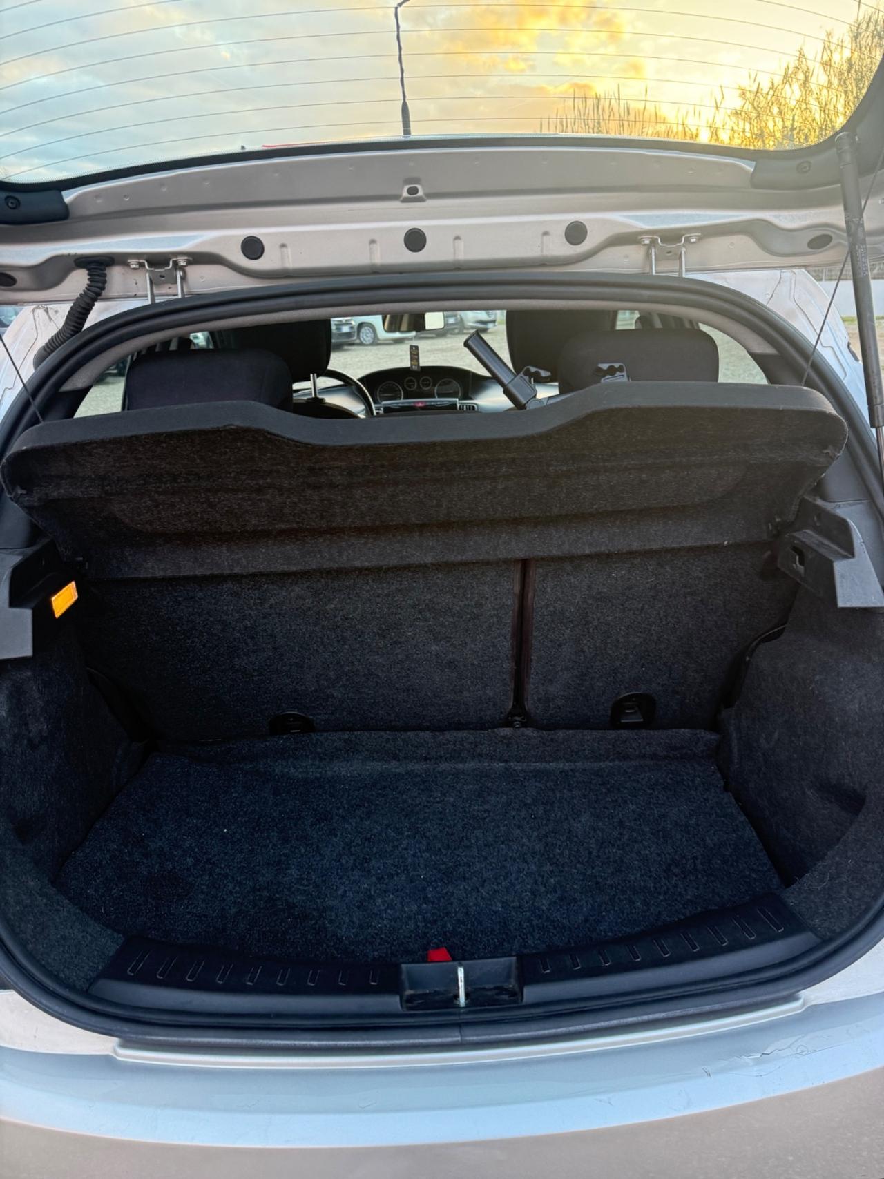 Lancia Ypsilon 1.2 69 CV 5 porte GPL Ecochic Silver