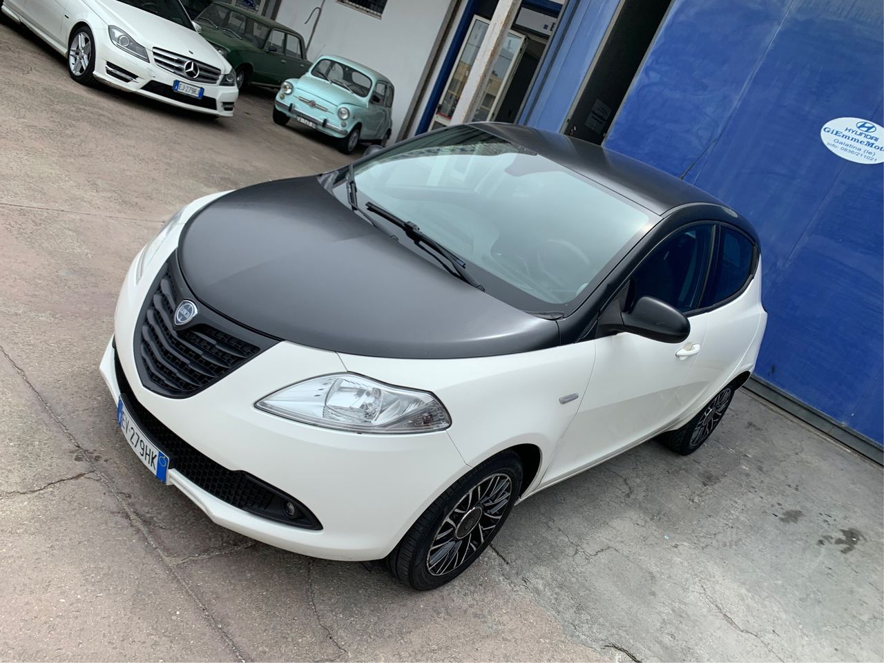 LANCIA YPSILON 1.2 69CV ECOCHIC S GPL MOMODESIGN