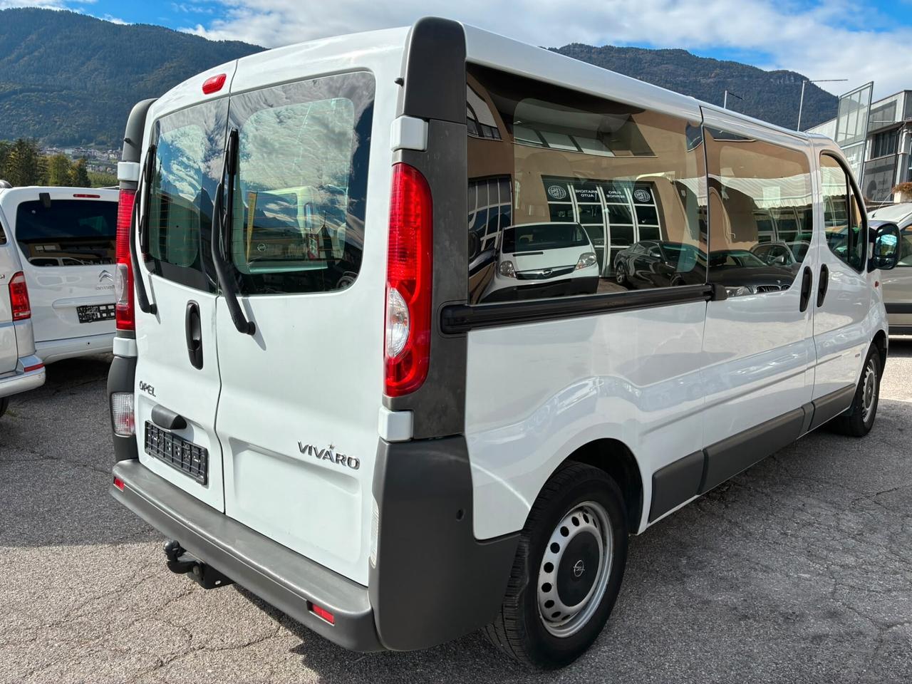OPEL VIVARO 9POSTI 2.0 DCI PASSO LUNGO - GANCIO TRAINO