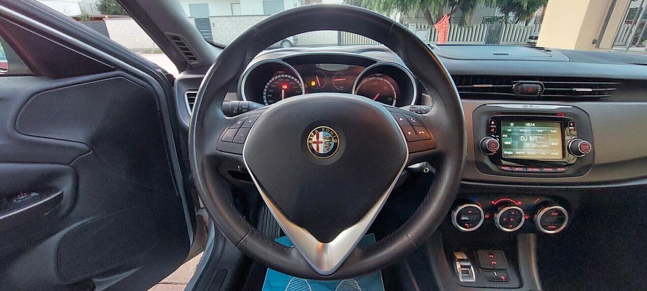 GIULIETTA 1,6 DIESEL 105 CV X NEOPATENTATI TELEFONO LEGA SENSORI FULL IMPECCABILE