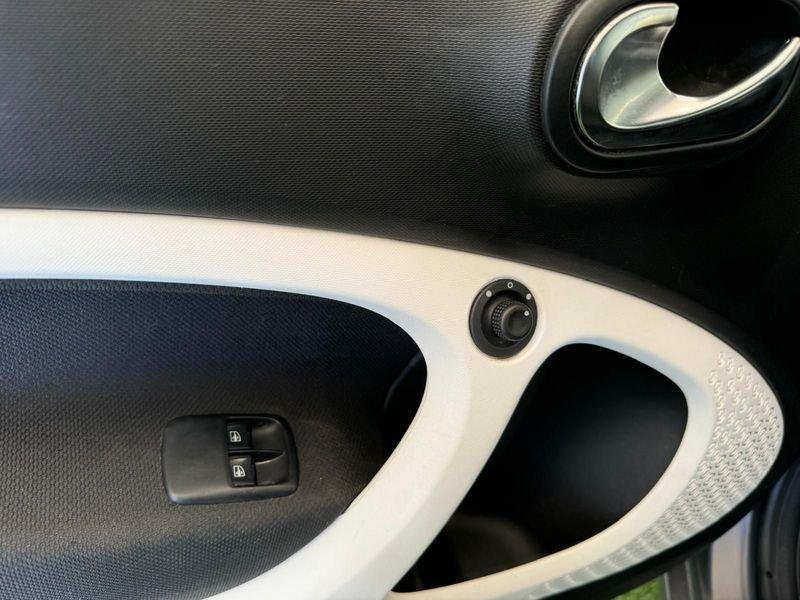 smart fortwo fortwo 70 1.0 Prime cambio manuale