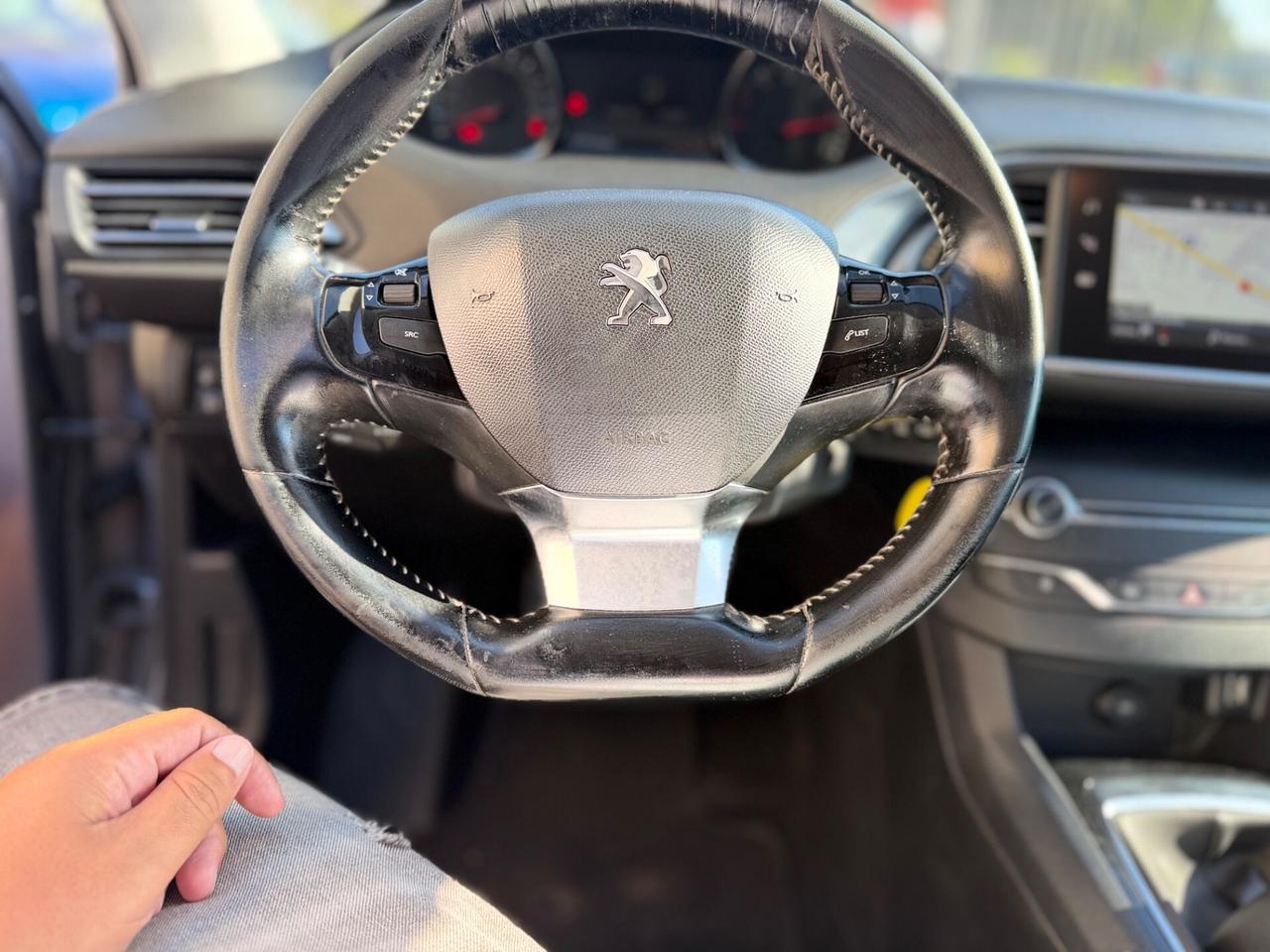 Peugeot 308 1.6 HDI 100 CV ALLURE