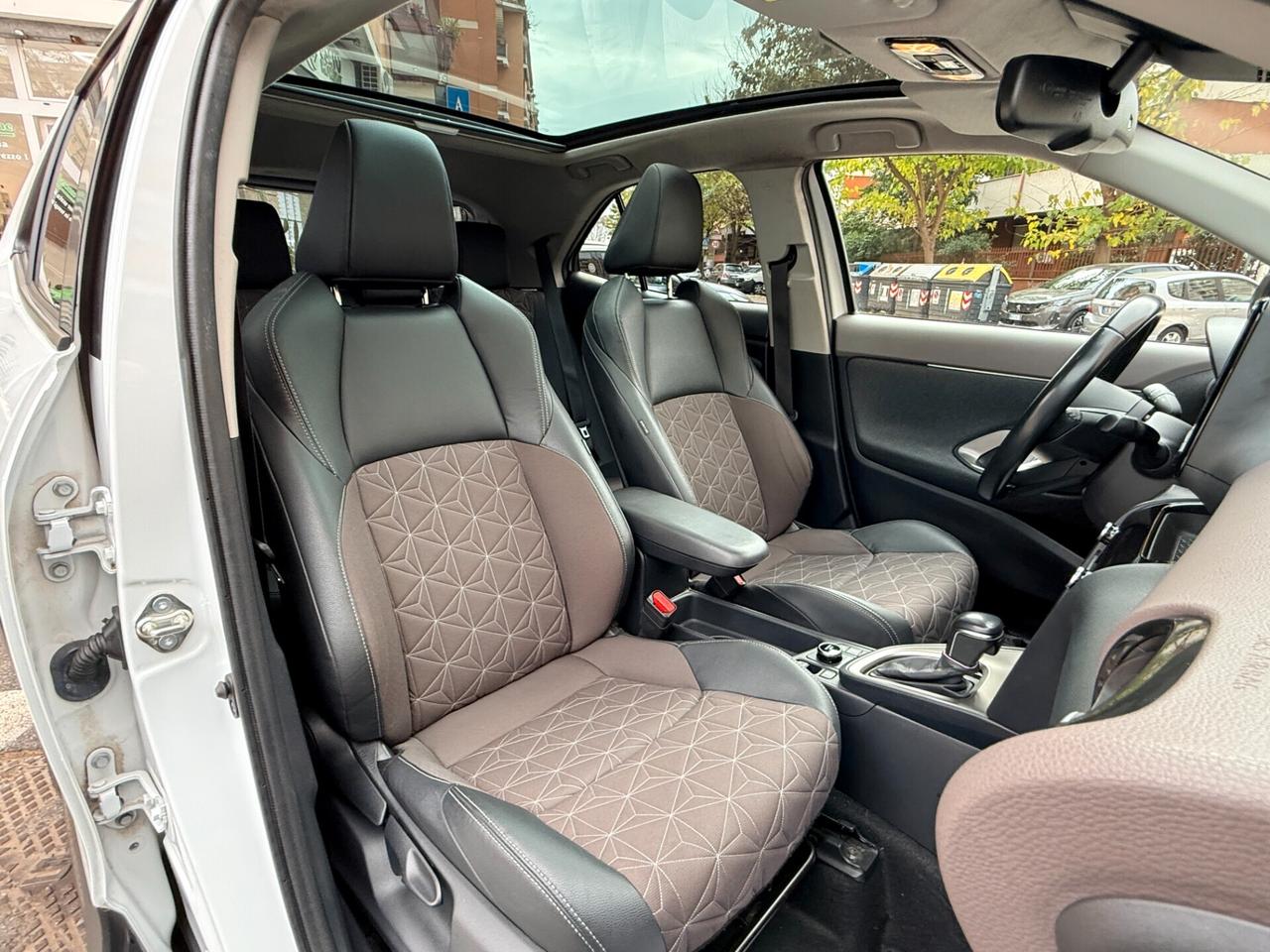 Toyota Yaris Cross 1.5 FULL Hybrid Lounge AWD