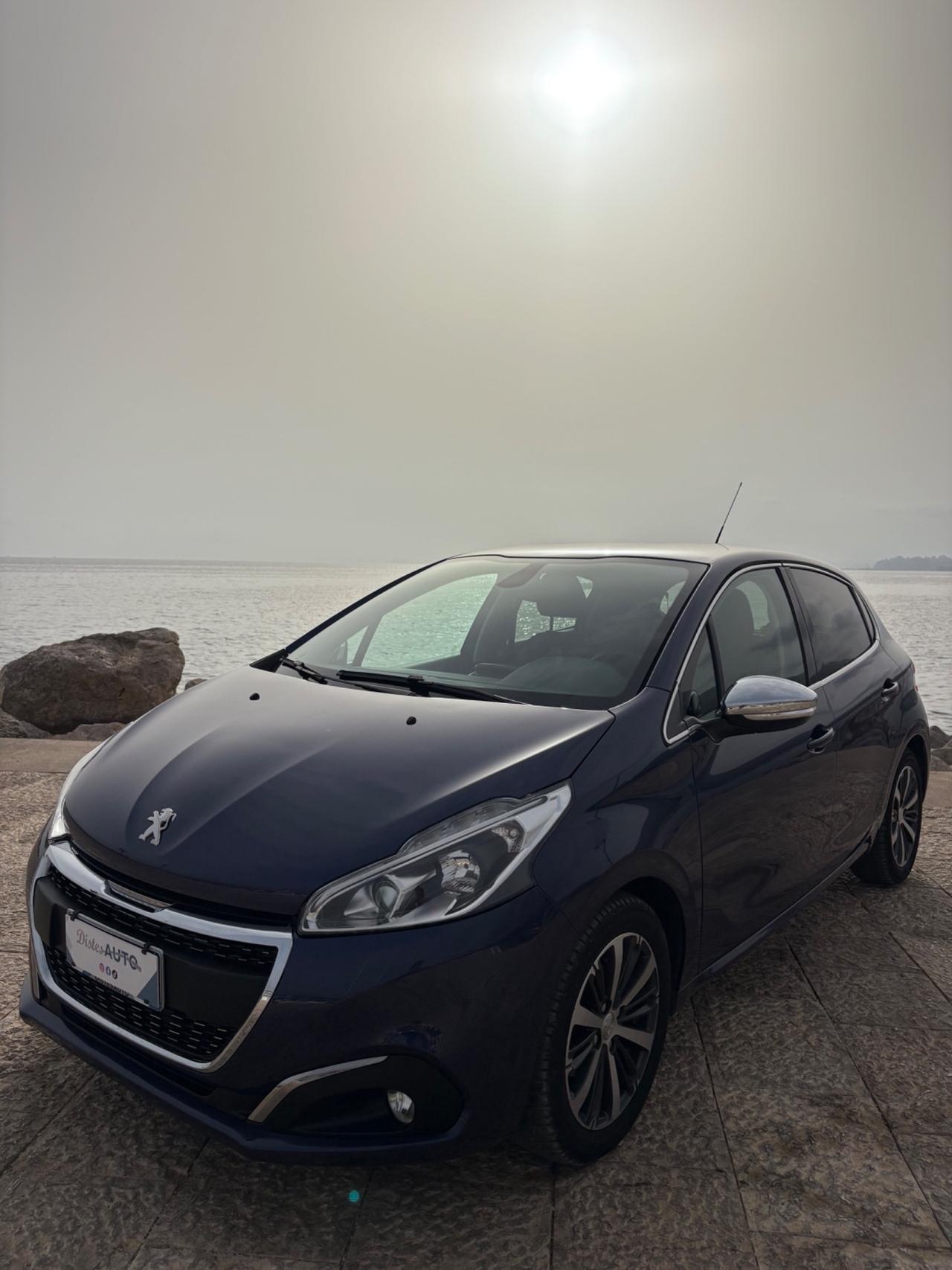 Peugeot 208 già omologata per disabili Allure