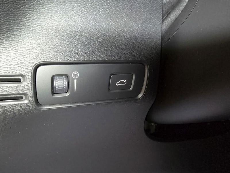 Volvo XC40 XC40 T3 Geartronic Momentum Core 163CV