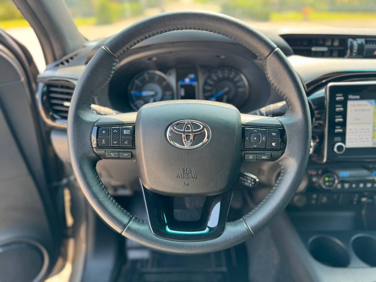 Toyota Hilux 2.4 D-4D A/T 4WD 4 porte Double Cab Invincible