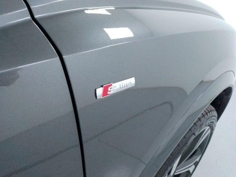 Audi Q3 Sportback 40 2.0 tdi Identity Black quattro 193cv s-tronic