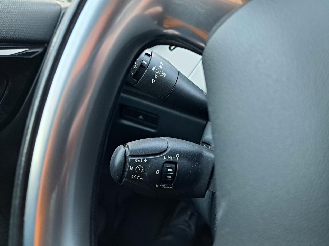 DS DS3 1.6 VTi 120 Just Black