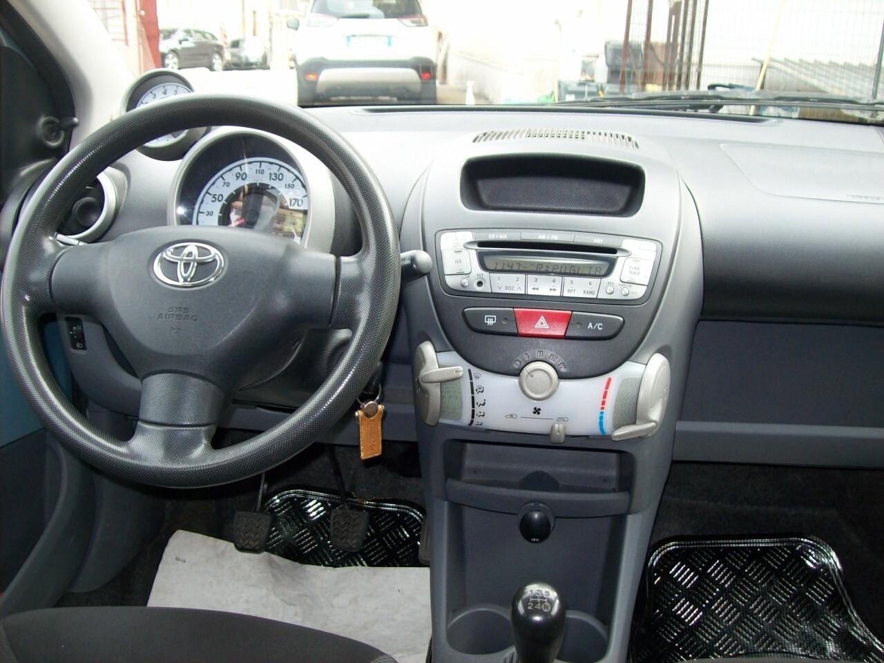 Toyota Aygo 1.0 12V VVT-i 5 porte Sol