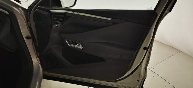 DS AUTOMOBILES DS 4 E-Tense 225 Cross Trocadero