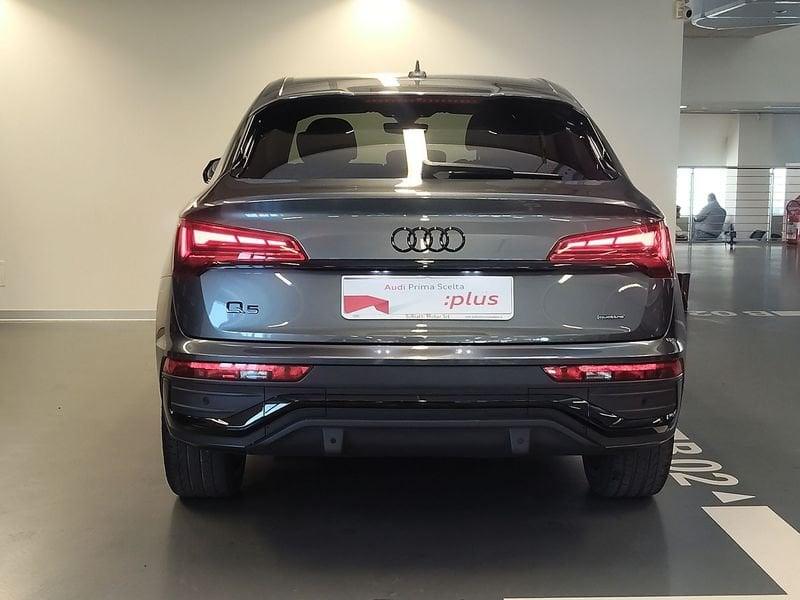 Audi Q5 Q5 Sportback 40 2.0 tdi mhev 12V Identity Black quattro s-tronic