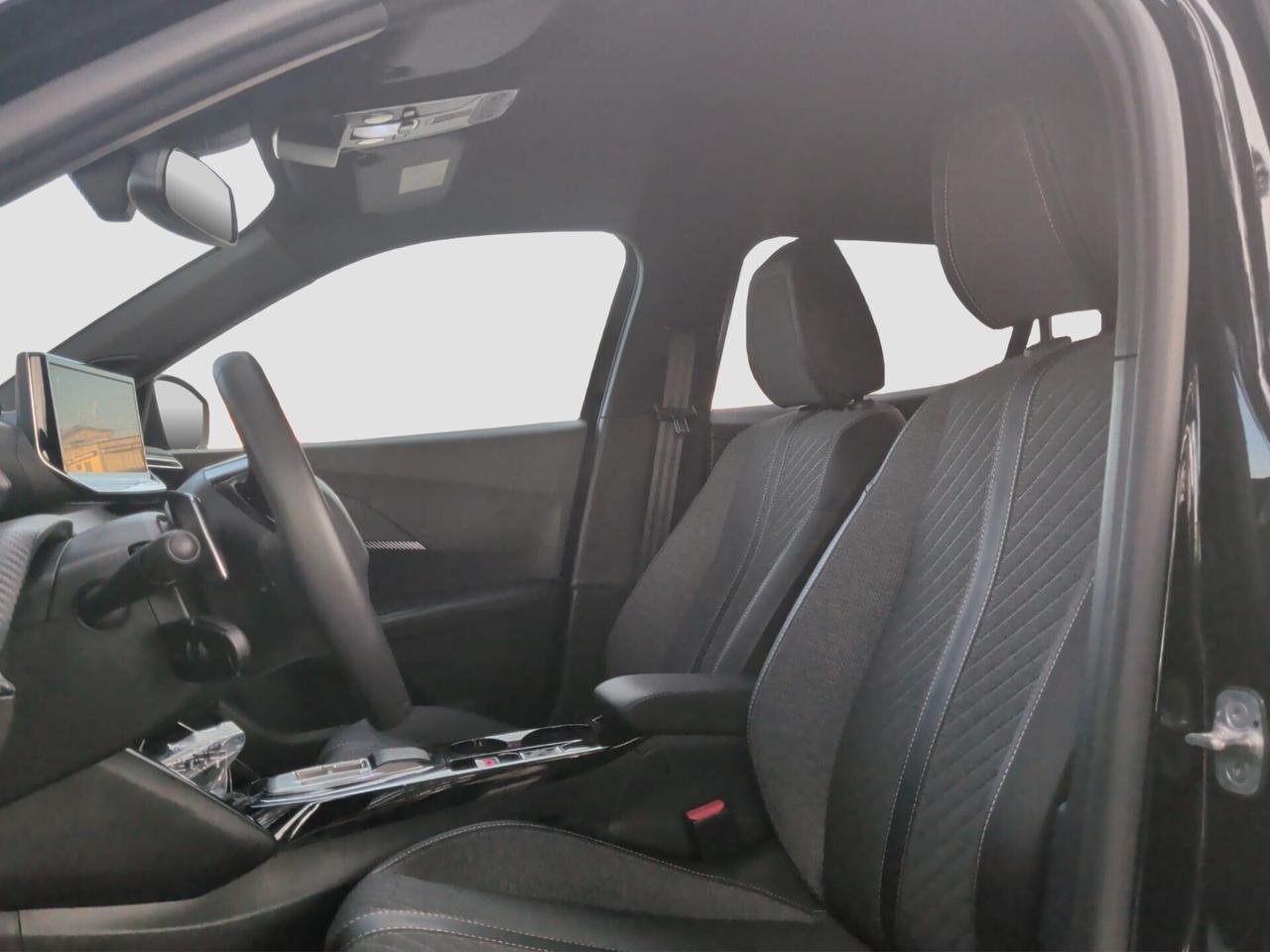 Peugeot 2008 Hybrid 145 e-DCS6 Allure 2025