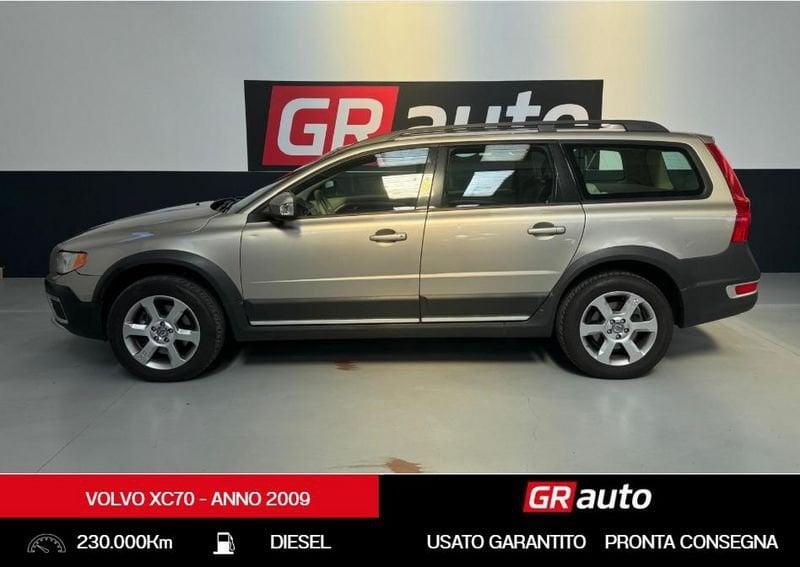 Volvo XC70 XC70 2.4 d5 Momentum awd 185cv