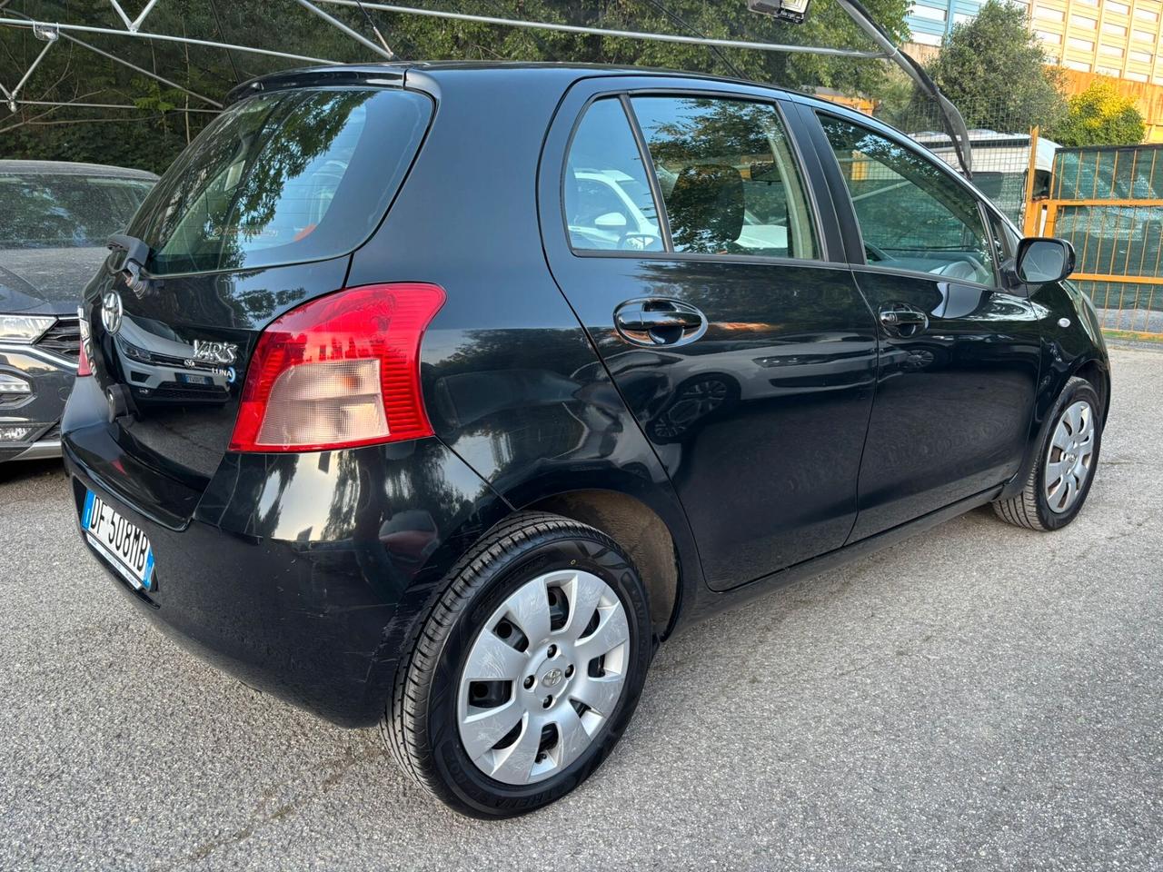 Toyota Yaris 1.3 5 porte Luna OK Neopatentati