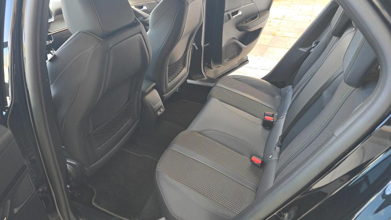 Peugeot 2008 PureTech 130 S&S GT