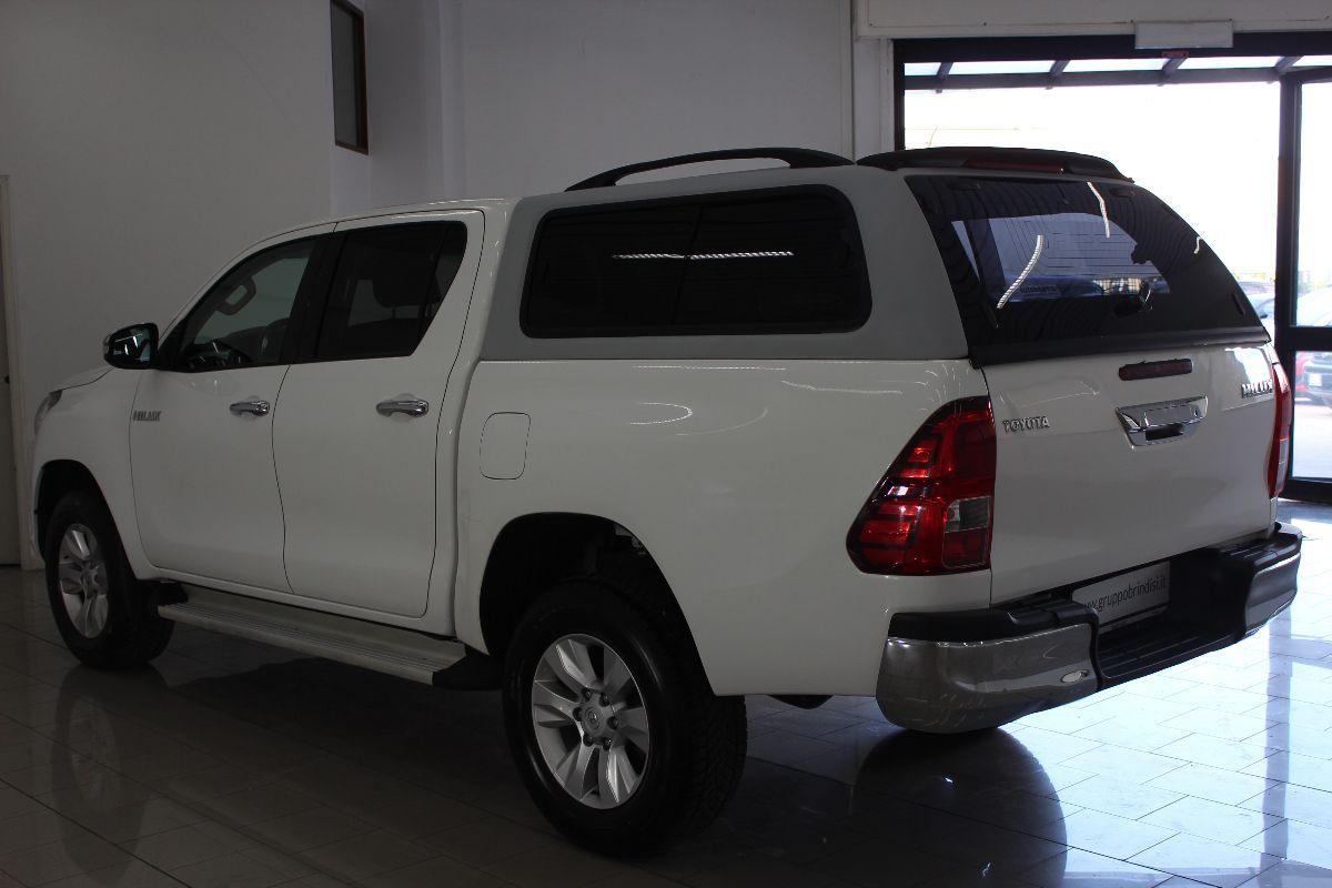 TOYOTA - HILUX 2,4 D-4D DOUBLE CAB LOUNGE 4WD