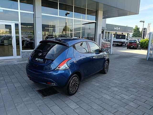 Lancia Ypsilon 1.0 Hybrid 69cv PLATINO AZIENDALE