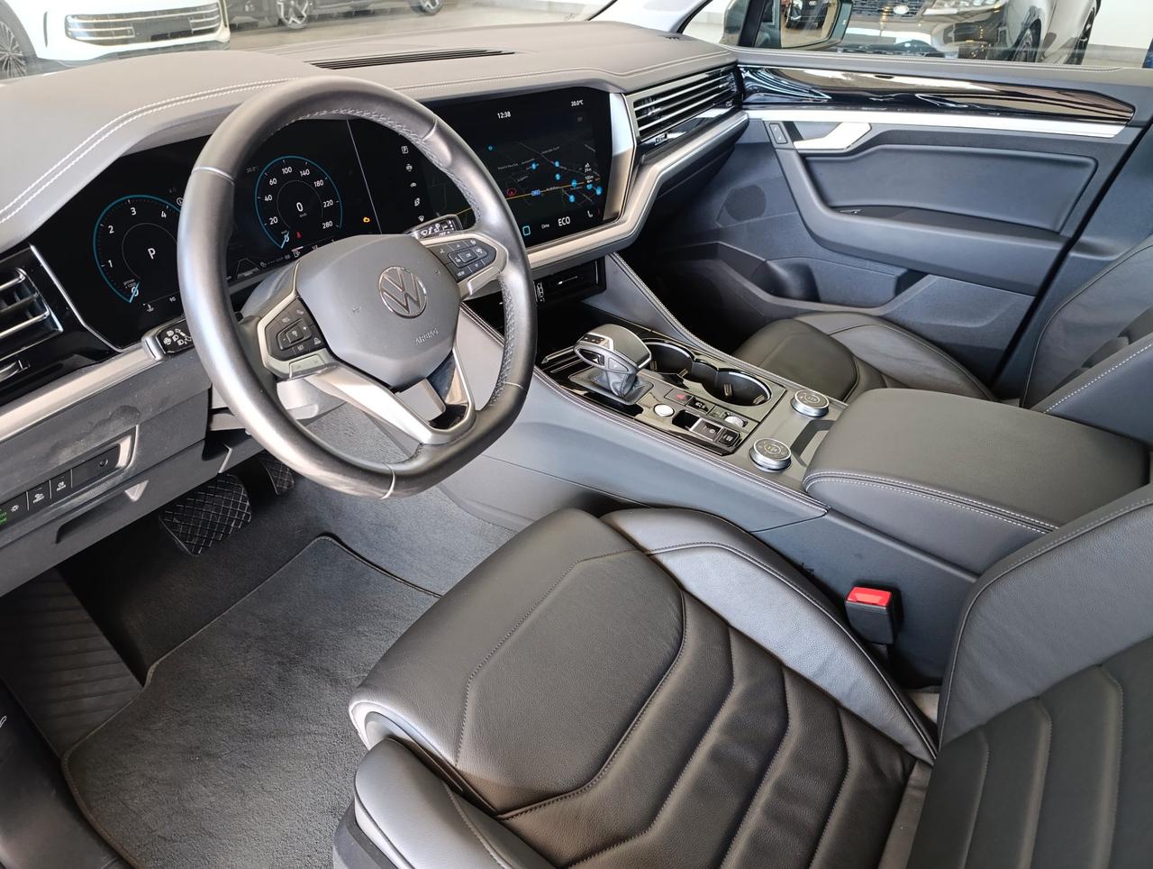 Volkswagen Touareg 3.0 V6 tdi scr Elegance 231cv auto