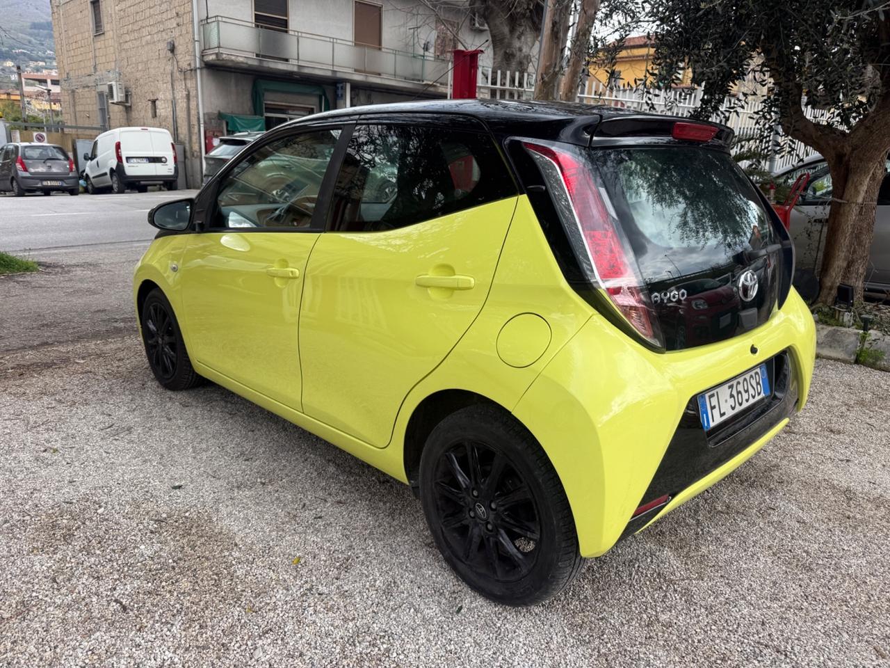 Toyota Aygo 1.0 VVT-i 69 CV 5 porte x-cool TSS