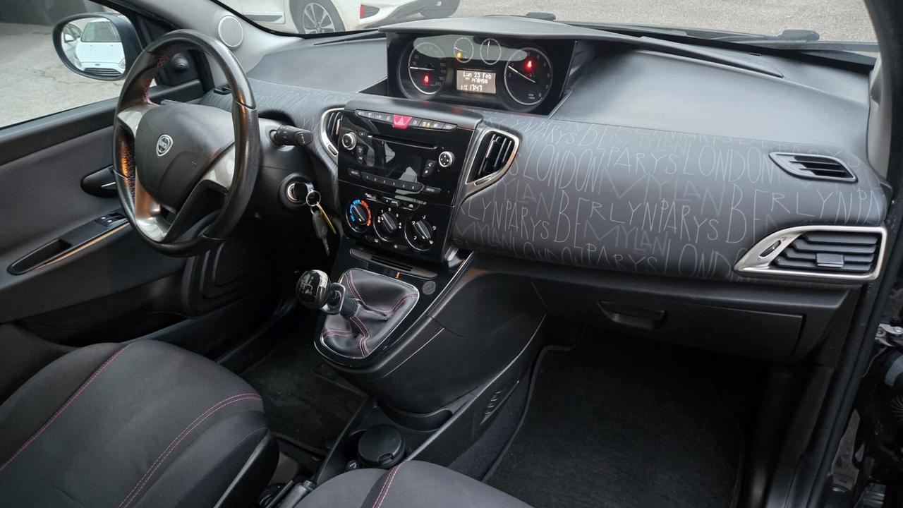 Lancia Ypsilon 1.2 69 CV 5 porte S&S Platinum