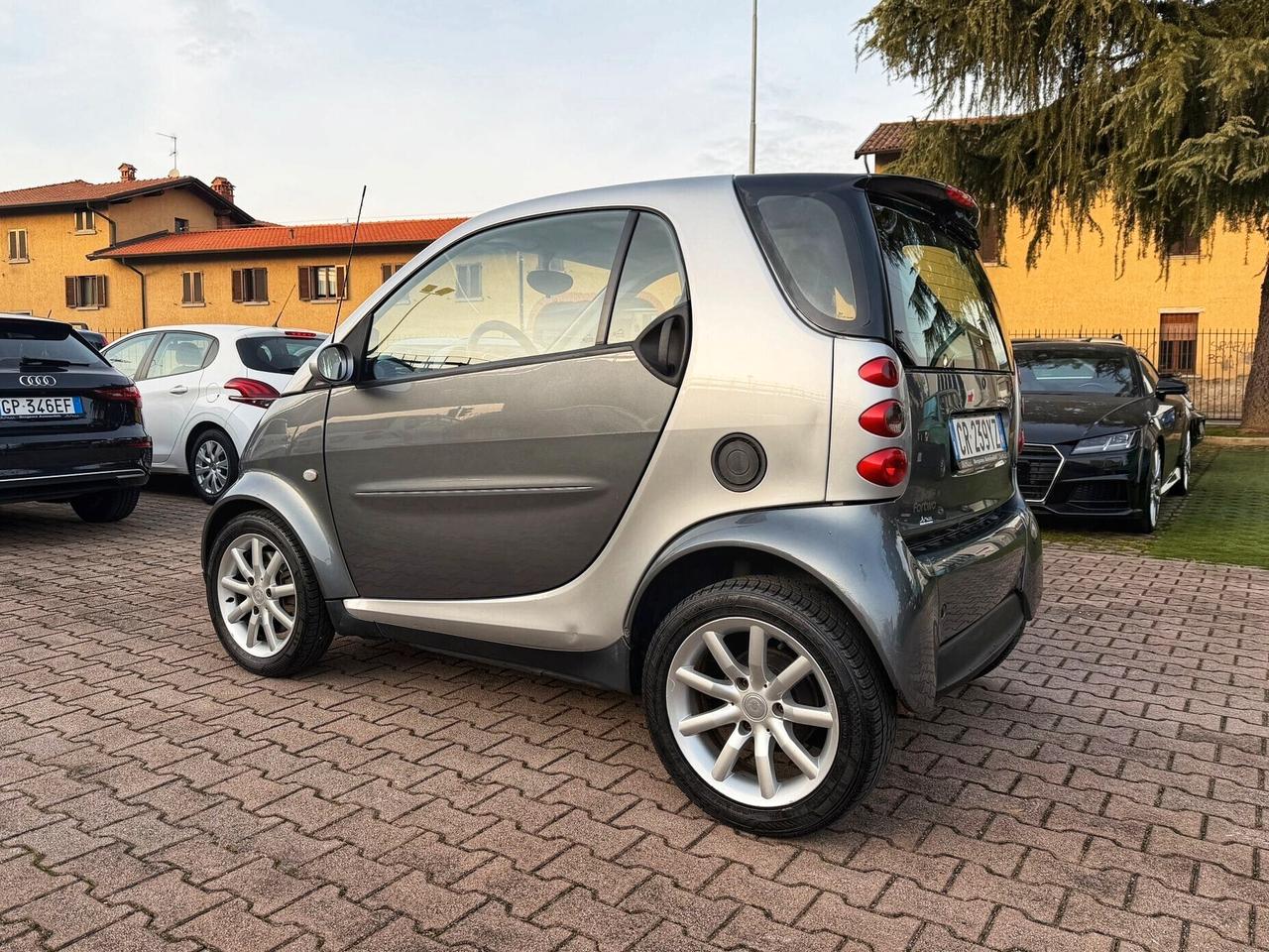 Smart ForTwo 700 coupé OK NEOPATENTATI TETTO PANORAMICO