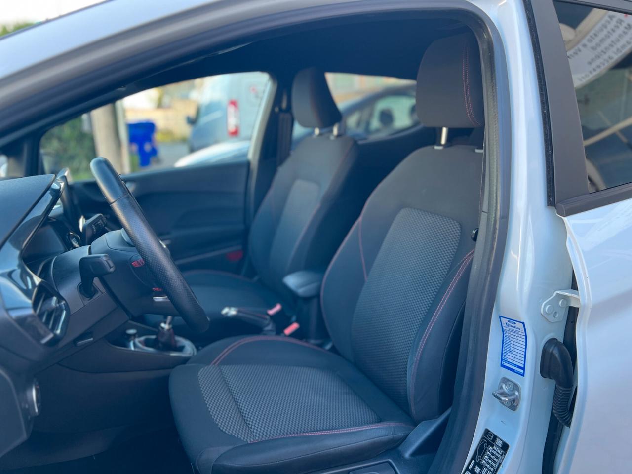 Ford Fiesta 1.5 EcoBlue 86cv 5 porte ST-Line FINANZIABILE