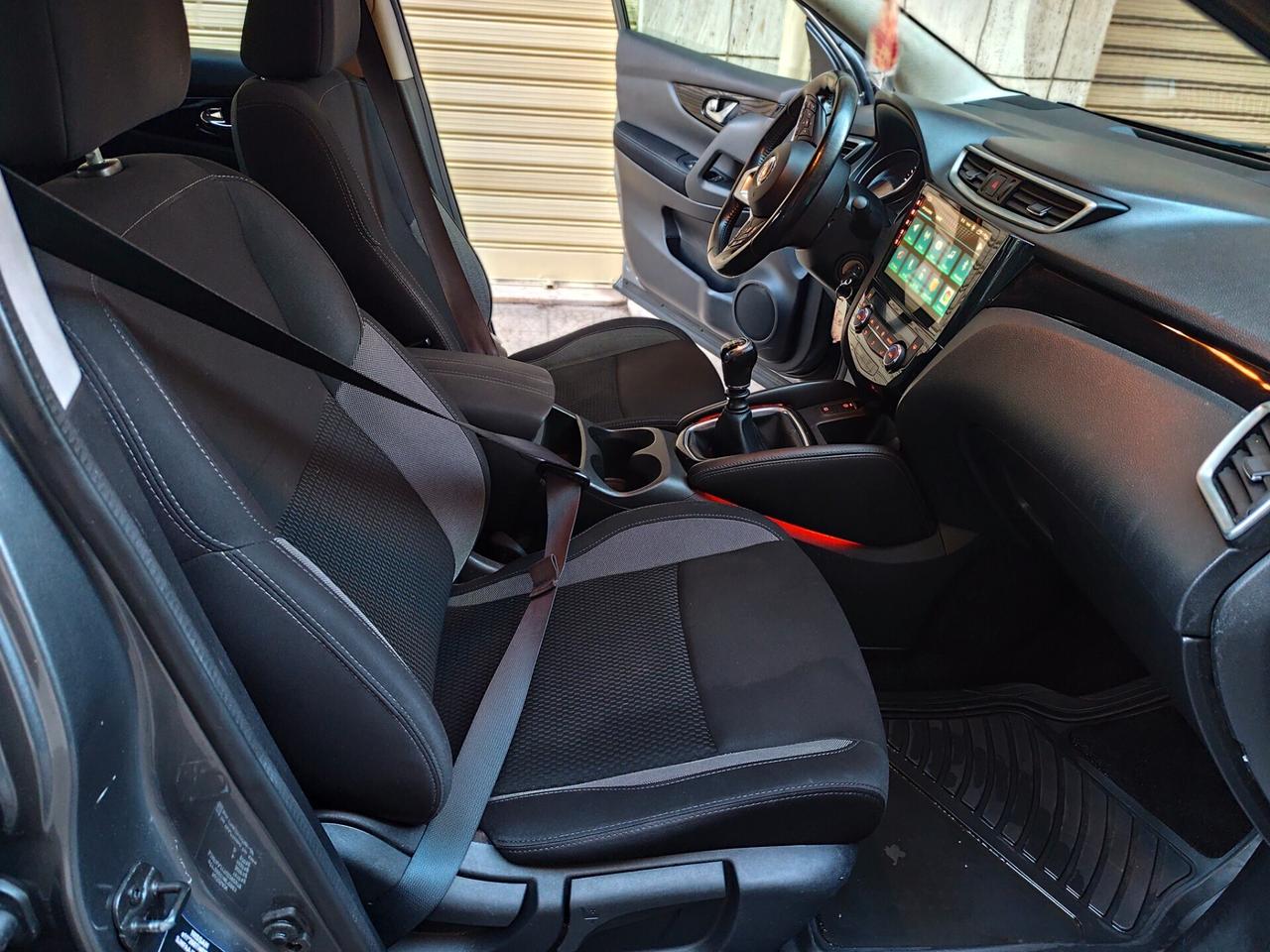 Nissan Qashqai 1.5 92.000 km CARPLAY NAVI RETRO SENSORI ANT E POST