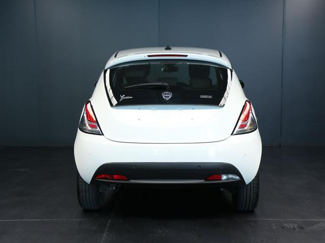 LANCIA Ypsilon 1.0 FireFly 5 porte S&S Hybrid Ecochic Silver