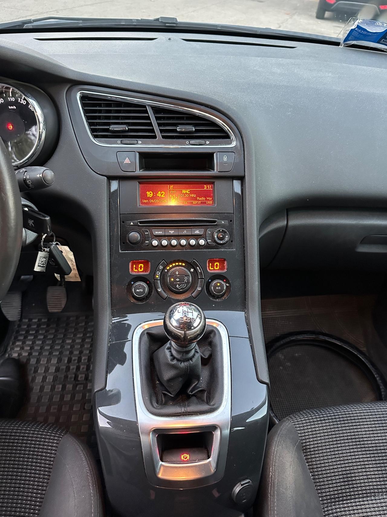 Peugeot 5008 1.6 HDi 112CV Business 5 posti