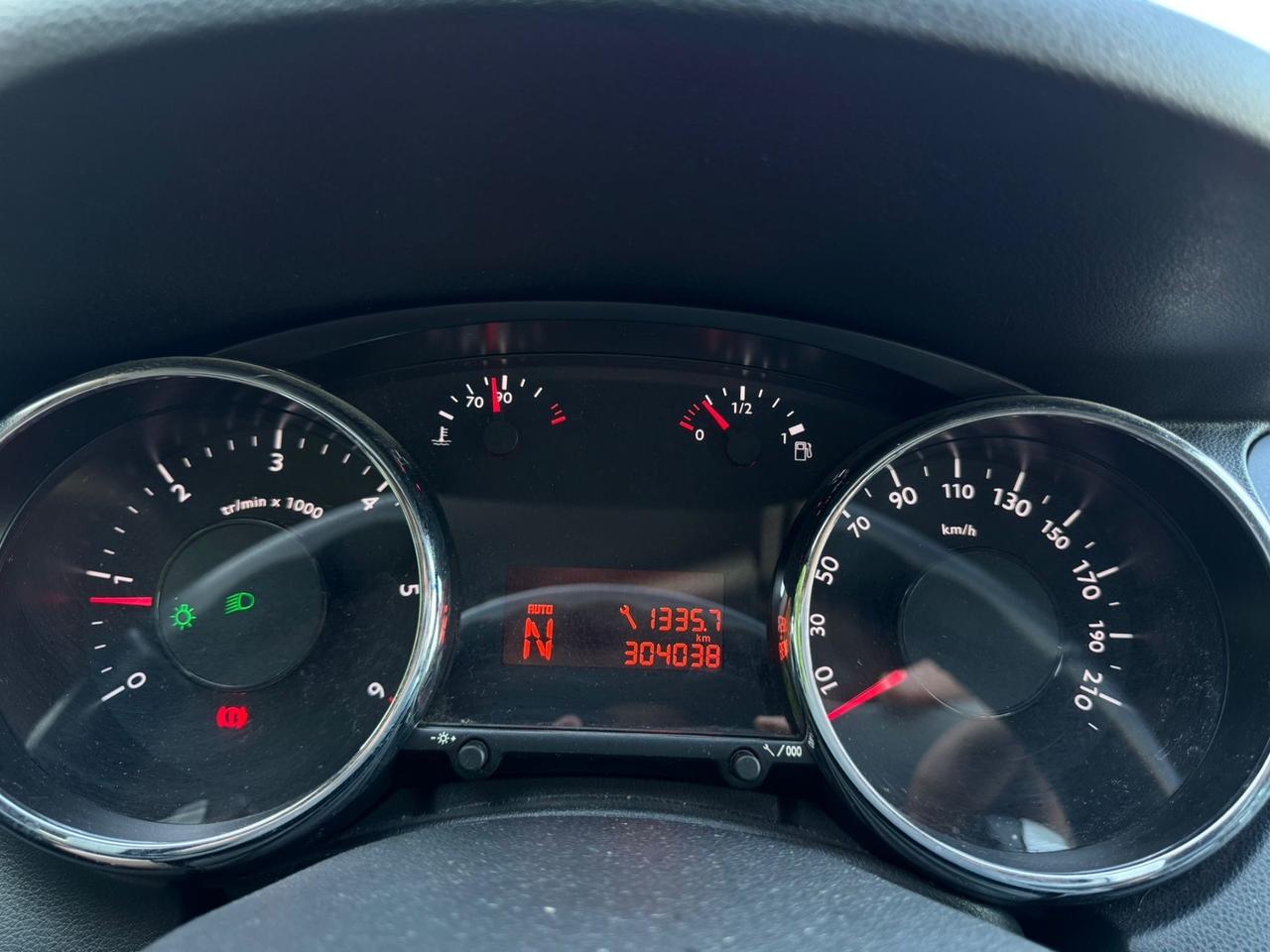 Peugeot 5008 1.6 HDi 110cv Automatico 7Posti