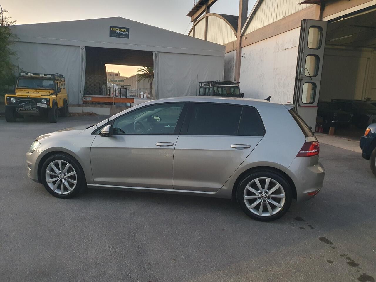 Volkswagen Golf 1.6 TDI 110 CV Highline BlueMotion 2016 Neop
