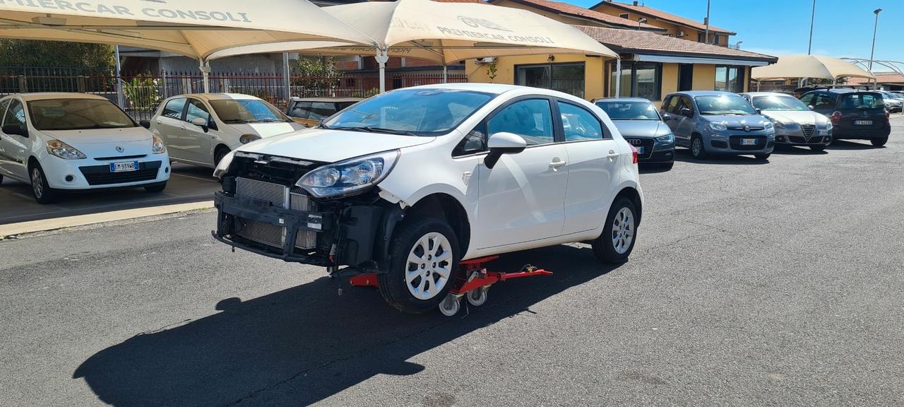 Kia Rio 1.1 CRDi Active 8.700Km *** Sinistrata ***