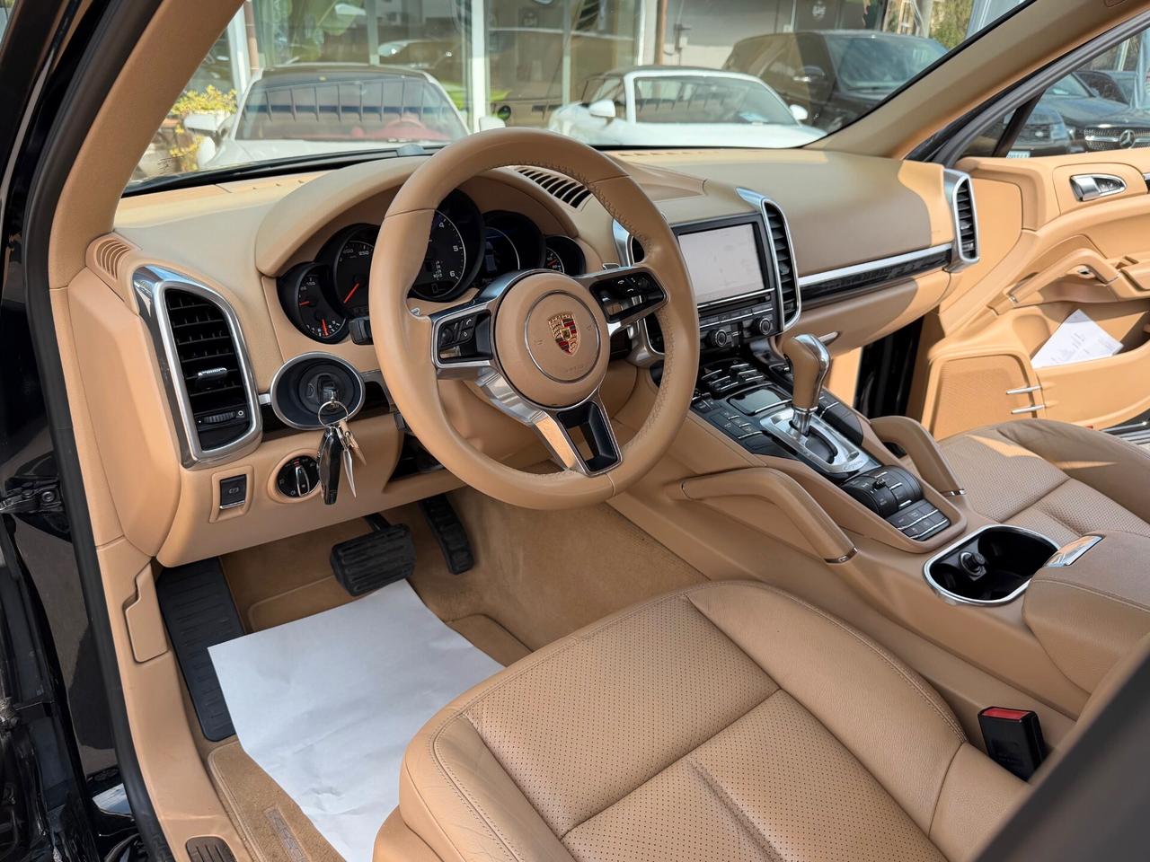 Porsche Cayenne 3.0 Diesel /km docnavi/pelle/chrono/21"