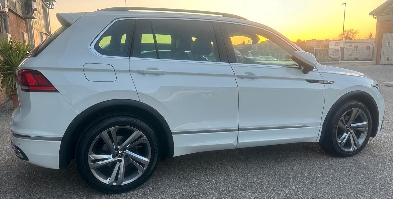 Volkswagen Tiguan 2.0 TDI 150 CV SCR DSG R-Line