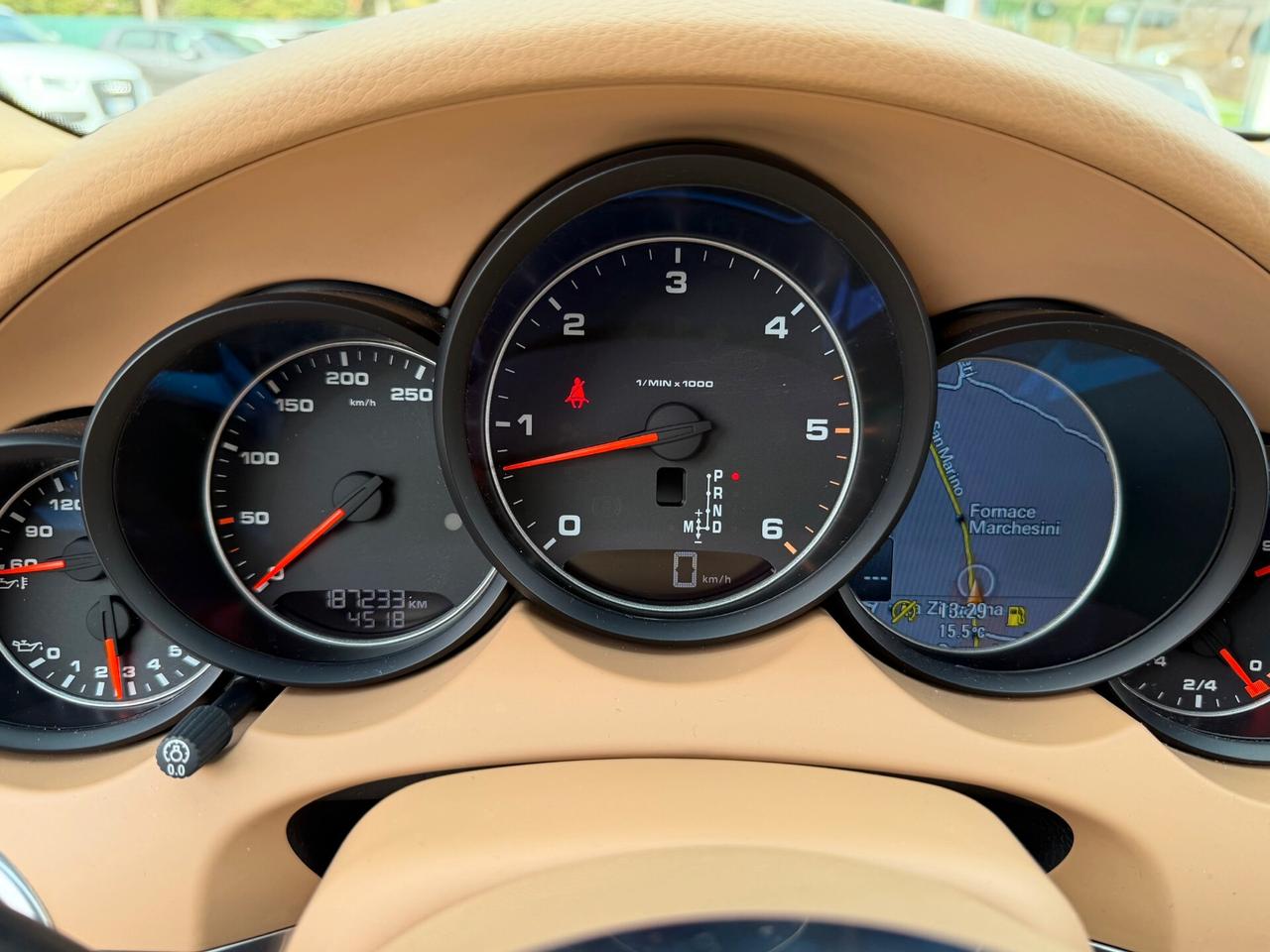 Porsche Cayenne 3.0 Diesel /km docnavi/pelle/chrono/21"