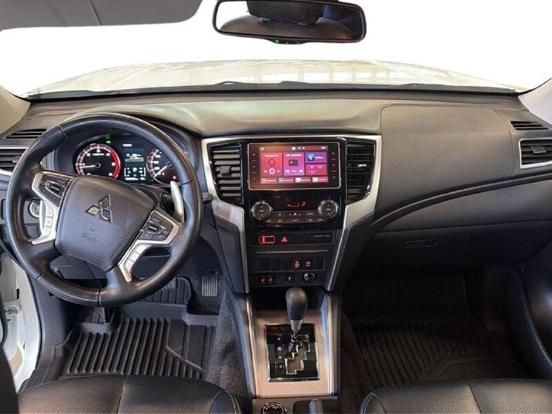 Mitsubishi L200 L200 d.cab 2.3d Intense 4wd 150cv auto