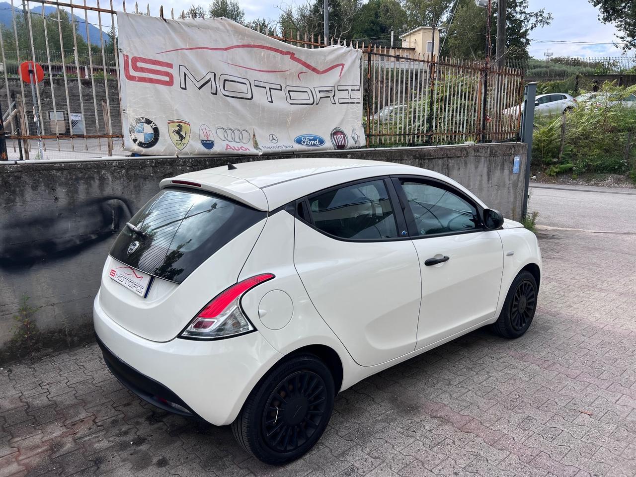 Lancia Ypsilon 1.2 69 CV 5 porte S&S Gold+Blockshaft