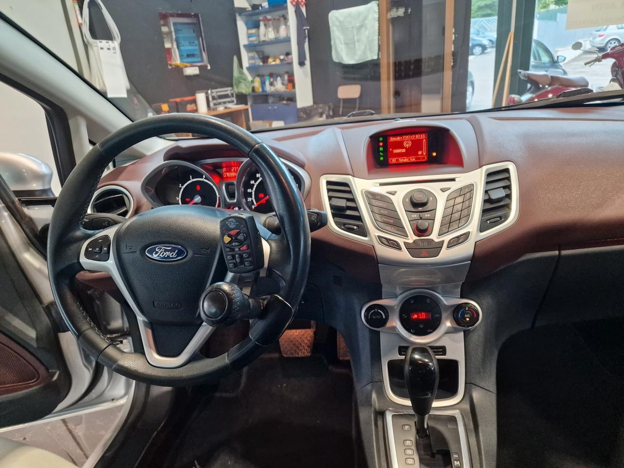 Ford Fiesta 1.4 b, AUTOMATICO GUIDABILE DA DISABILI.