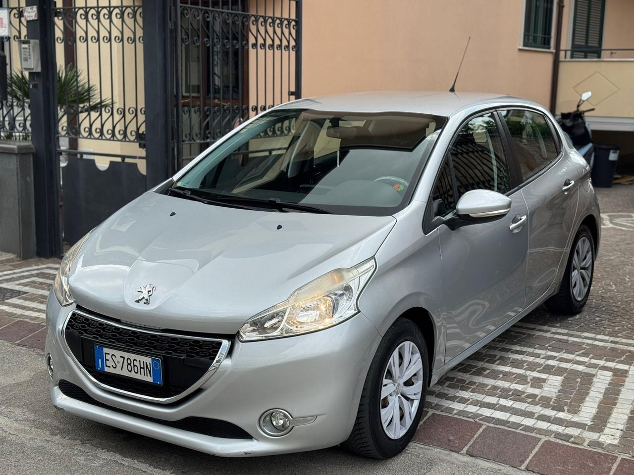 Peugeot 208 1.2 VTi 82 CV 5 porte Allure