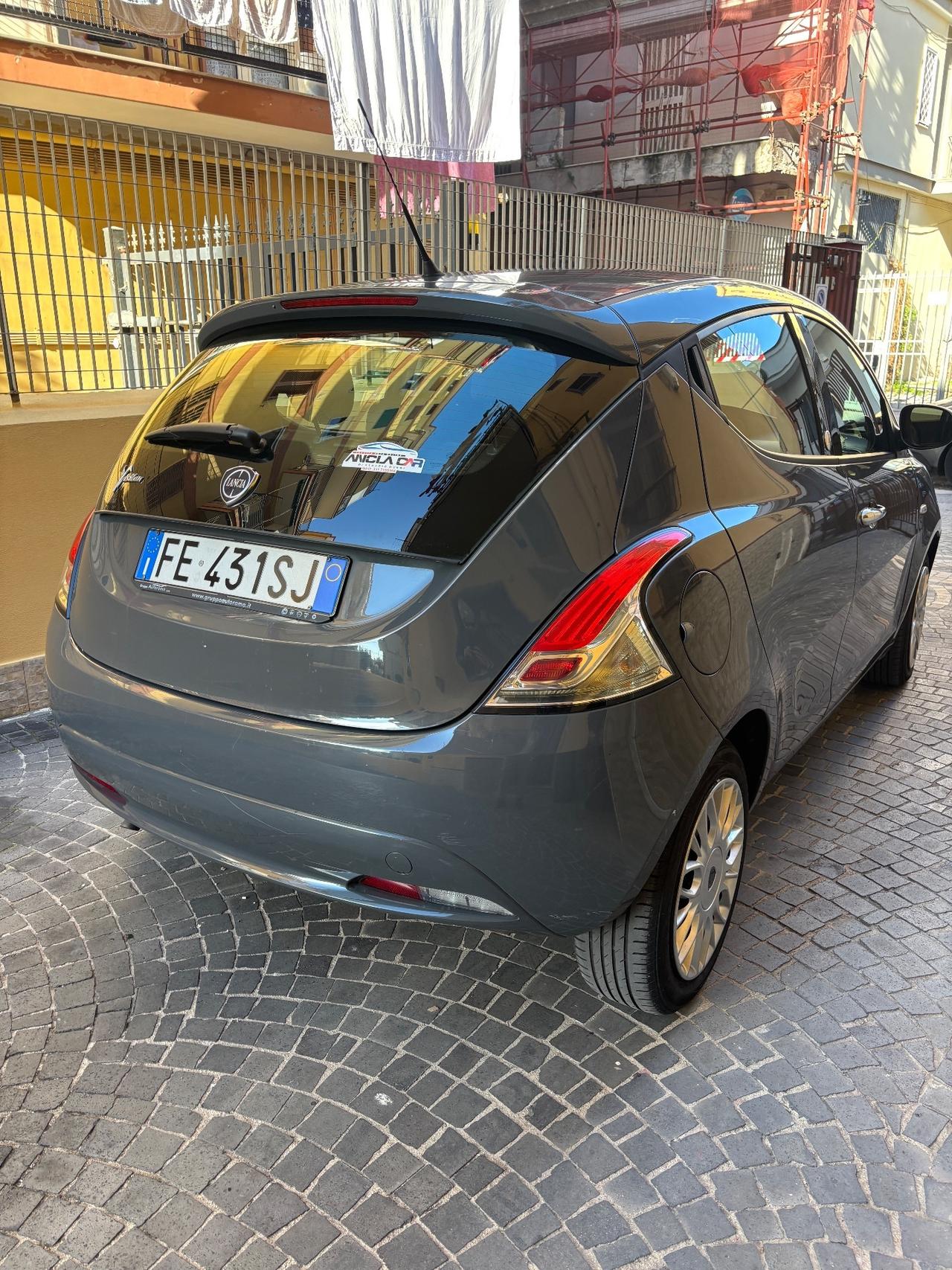 Lancia Ypsilon 1.2 69 CV 5 porte GPL Ecochic Gold