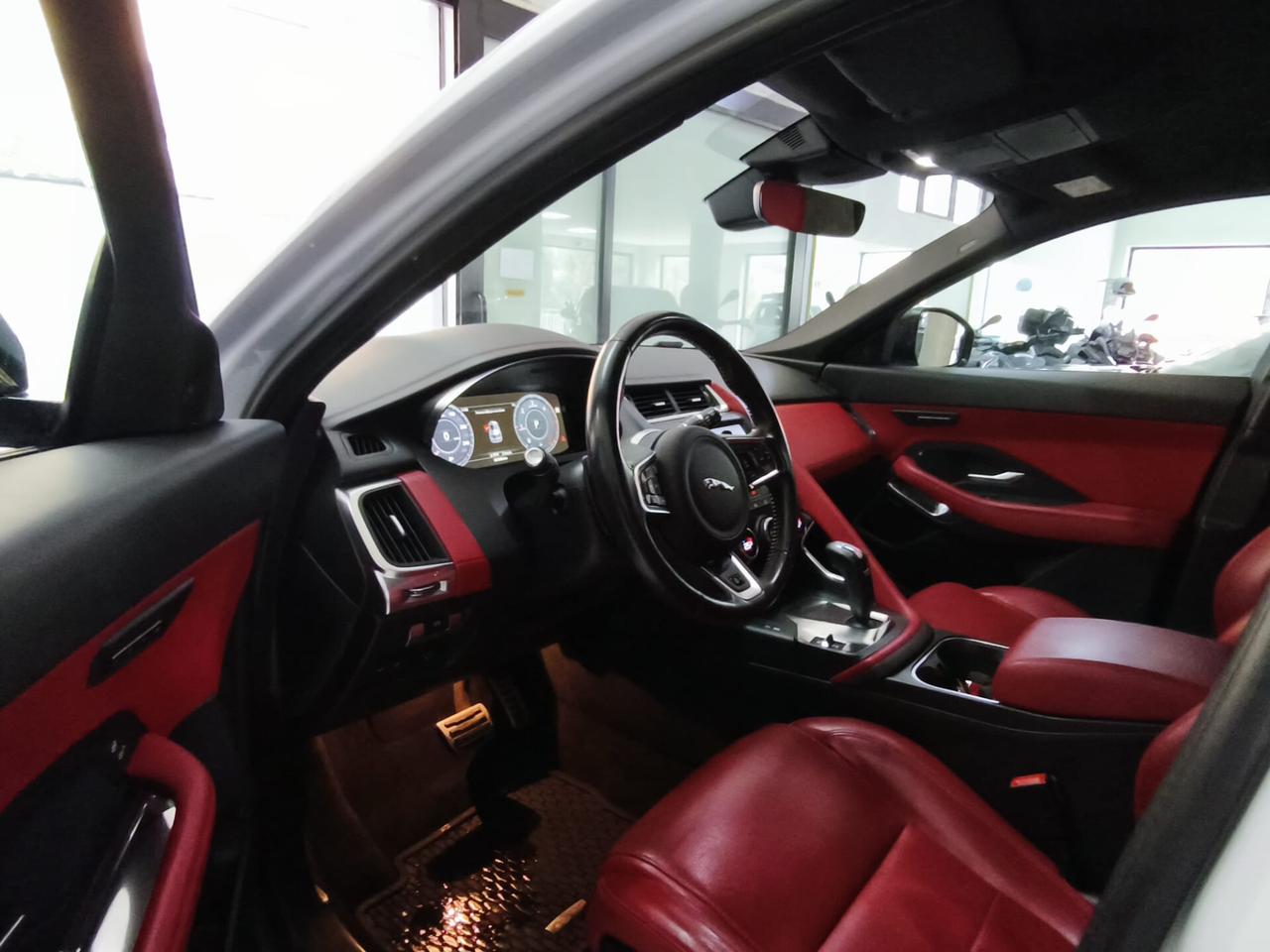 Jaguar E-Pace 2.0D 240 CV AWD aut. R-Dynamic HSE